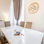 Jenny Luxury Two Bedrooms Apartment. Budapeszt