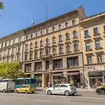 Jenny Luxury Two Bedrooms Apartment. Apartament