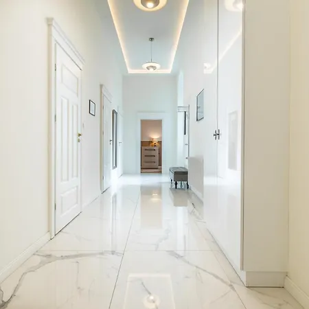 Jenny Luxury Two Bedrooms Apartment. Апартаменты *