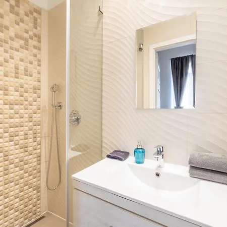 Jenny Luxury Two Bedrooms Apartment. Апартаменты Будапешт
