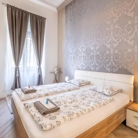 Jenny Luxury Two Bedrooms Apartment.