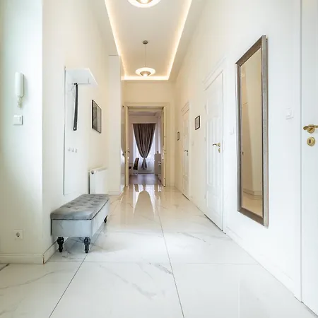Jenny Luxury Two Bedrooms Apartment. Апартаменты Будапешт