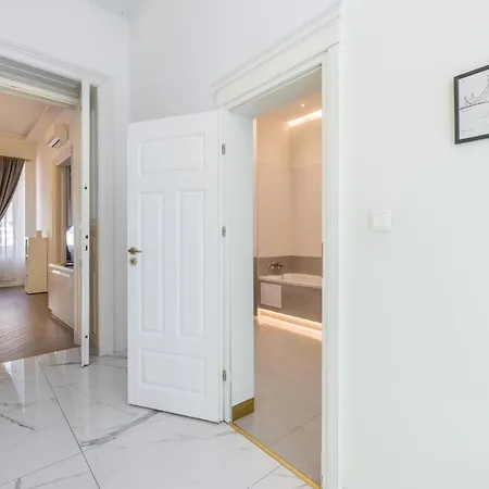 Jenny Luxury Two Bedrooms Apartment.