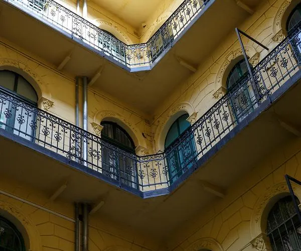 Jenny Luxury Two Bedrooms Apartment.