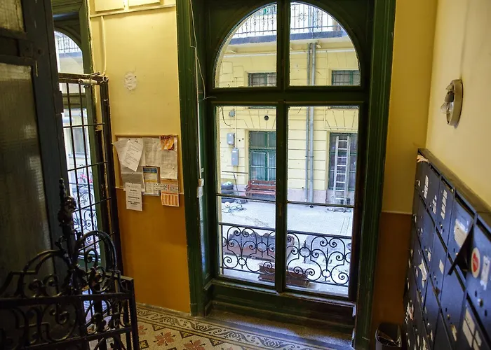 Jenny Luxury Two Bedrooms Apartment. *