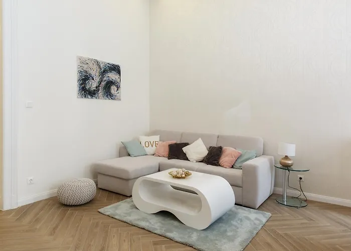 Jenny Luxury Two Bedrooms Apartment. * Budapest