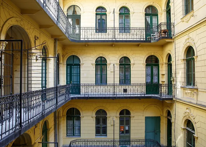 Jenny Luxury Two Bedrooms Apartment.