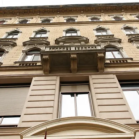 Jenny Luxury Two Bedrooms Apartment. Lejlighed Budapest