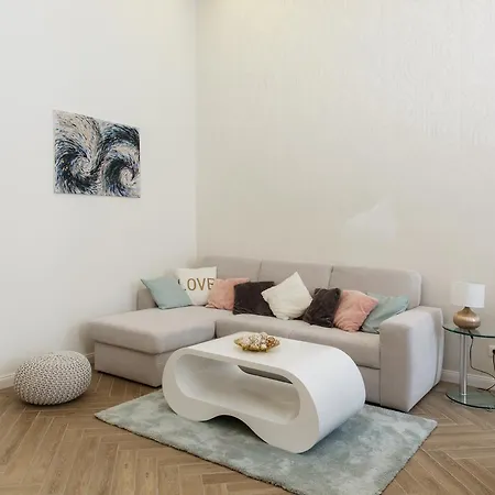 Jenny Luxury Two Bedrooms Apartment. * Budapesta