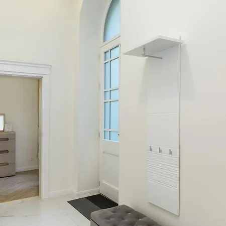 Jenny Luxury Two Bedrooms Apartment. Apartament