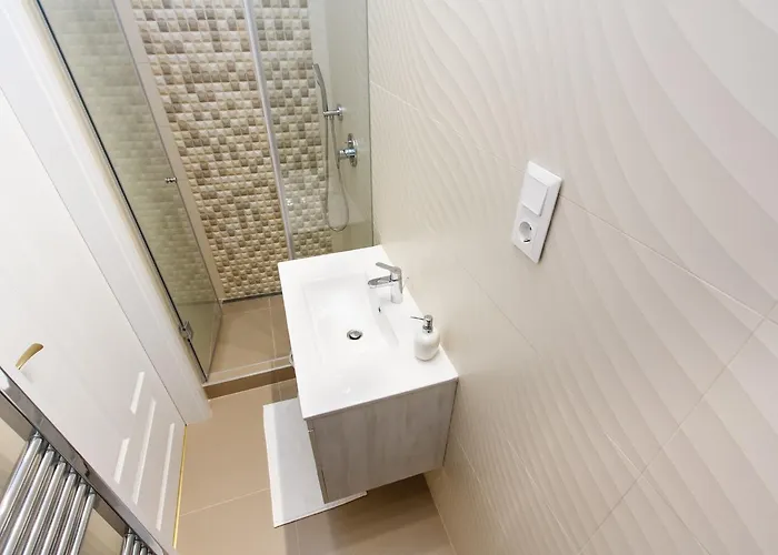 Jenny Luxury Two Bedrooms Apartment. Budapest